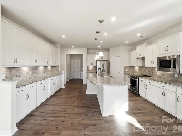 1620 Red Leaf Dr, Fort Mill, SC 29715