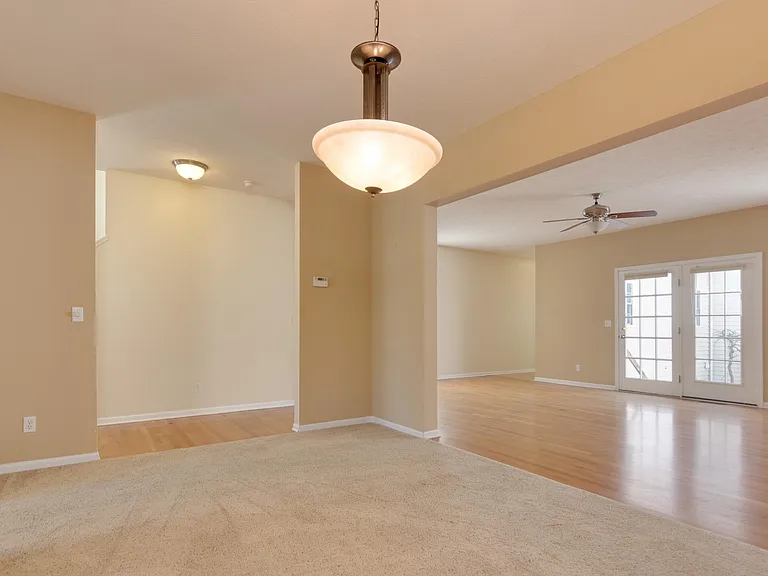8430 Chester Pkwy — Photo 16
