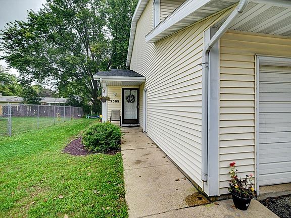 5th image of 2309/2311 McKenna Blvd