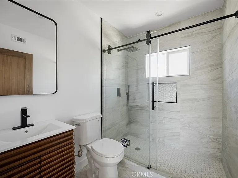 10053 Amestoy Ave — Photo 10