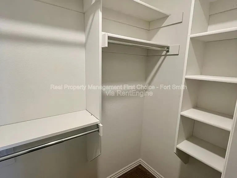 9905 Landry Dr — Photo 17