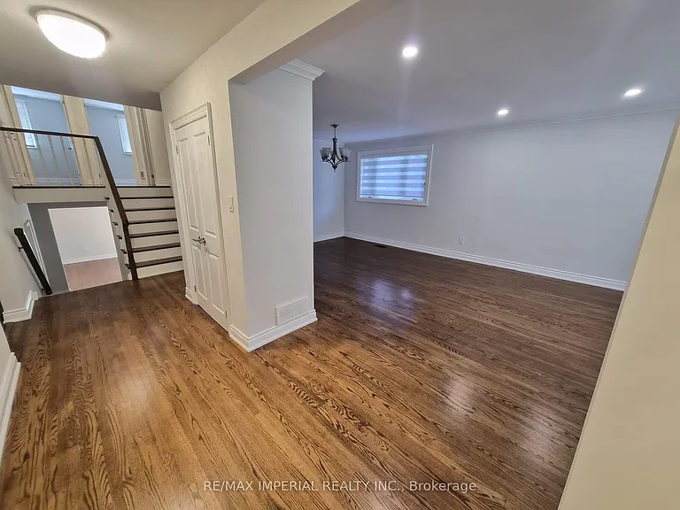 8 Multiflora Pl — Photo 6