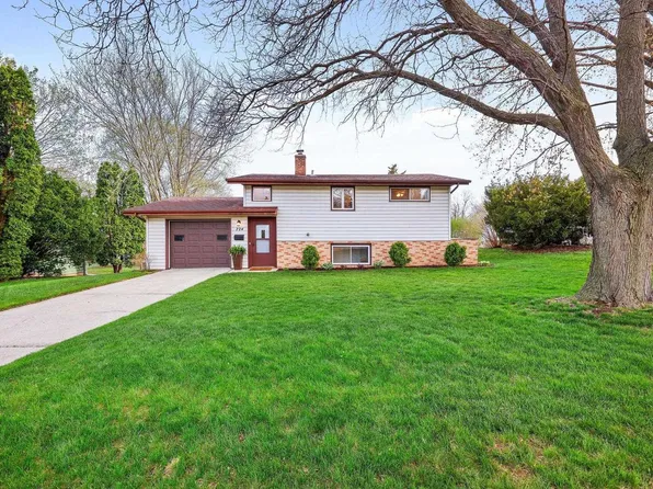 724 Wilson Street, Sun Prairie, WI 53590