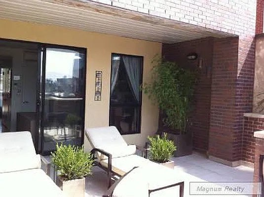 Rented by Oxford Property Group | media 7
