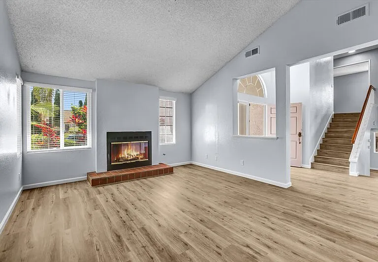 625 Forester Ln — Photo 3