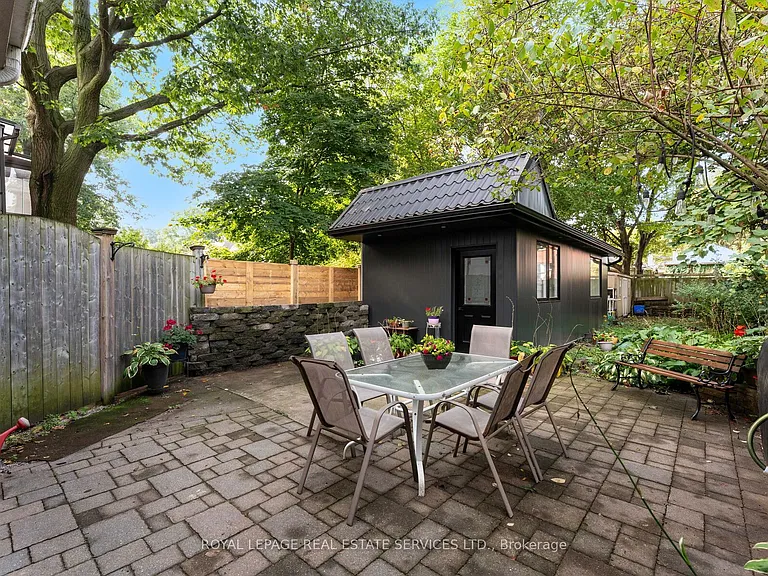 24 Mann Ave — Photo 40