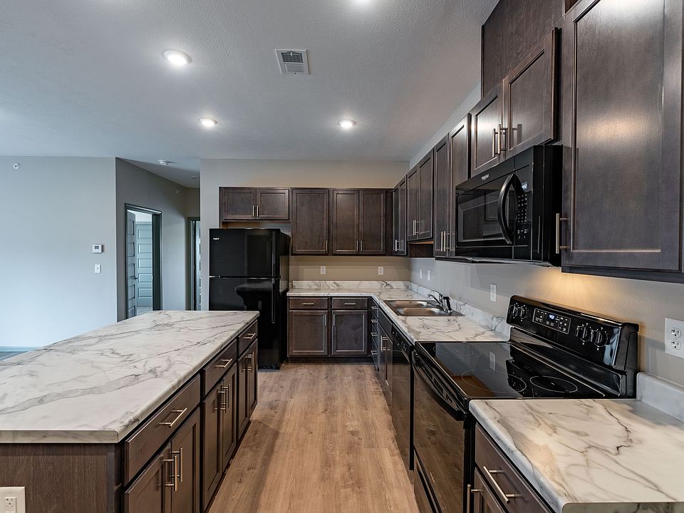 1st image of 106 E Greenbriar Dr #1D