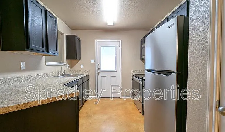 1574 Brady Way — Photo 8