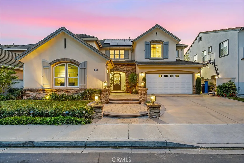 Building Photo - 426 Camino Bandera