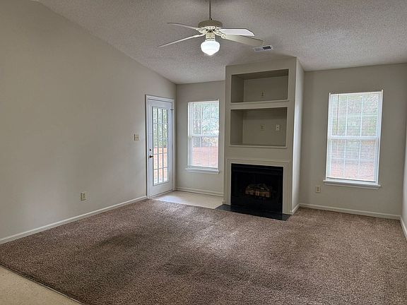 3rd image of 111 Persimmon Ct