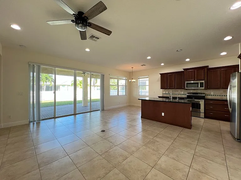 11948 SW Crestwood Cir — Photo 12
