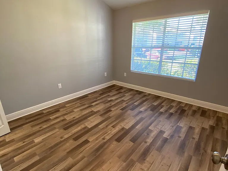 305 Lake Parsons Grn #101 — Photo 7