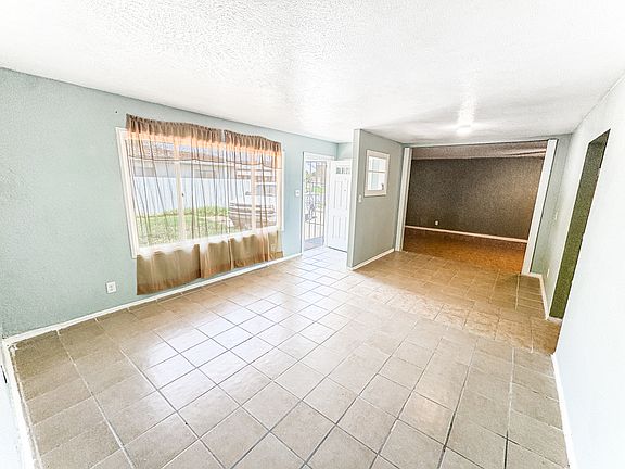 4th image of 1527 N Breckon Dr