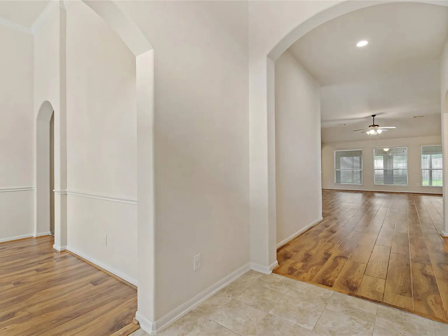 3 bed, 2.5 bath, 2244 sqft, $2,600 — Photo 2