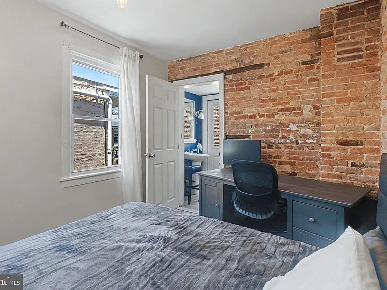 14 Poultney St — Photo 23