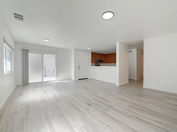 15611 Lasselle St APT 21