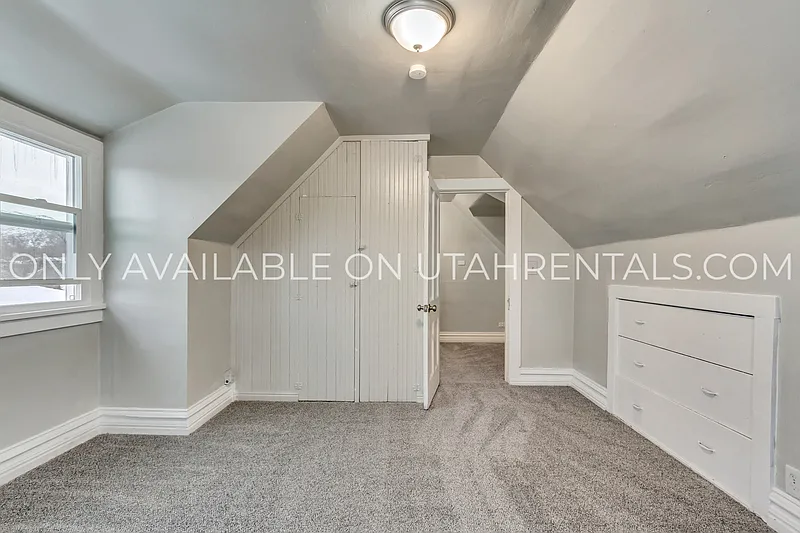 3 bed, 2.0 bath, 1200 sqft, $1,650 — Photo 2