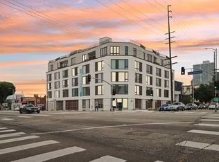 BARRINGTON ROW, Los Angeles, CA 90025