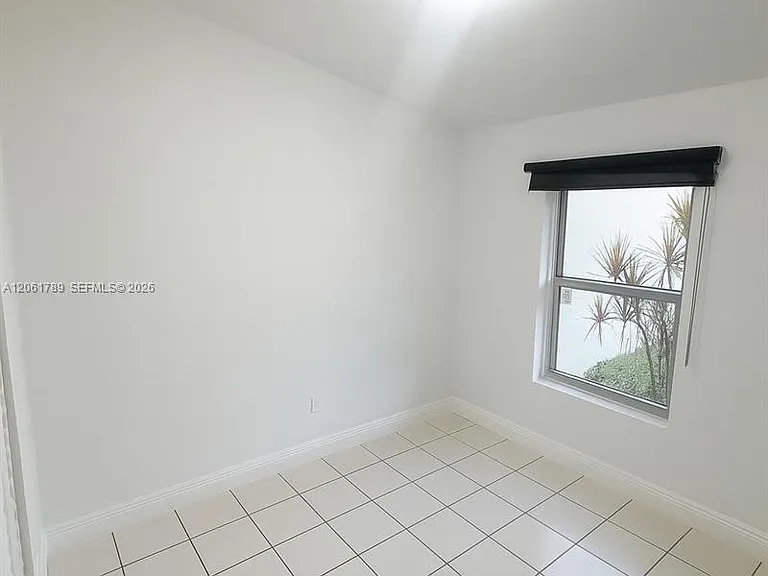 10385 SW 209th Ln — Photo 3