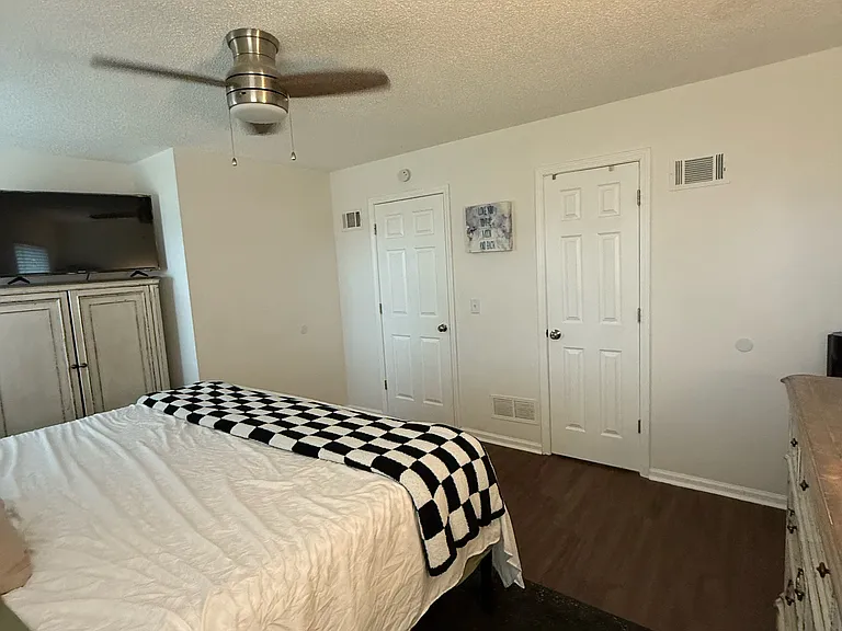 8345 Farley St — Photo 26