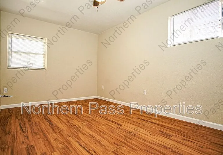 6155 Cleveland Ave #BACK HOUSE — Photo 10