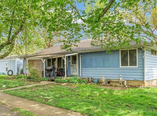 308 S Division St, Mahomet, IL 61853