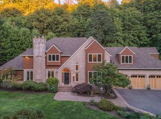 18990 Barton Rd, Lake Oswego, OR 97034