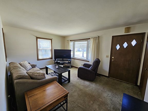 3rd image of 432 20th St NW
