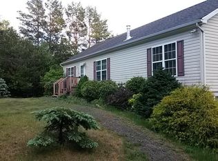 8627 Twin Lake Dr, Kunkletown, PA 18058