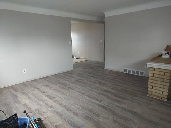 3rd image of 24650 Stephen Ave #1