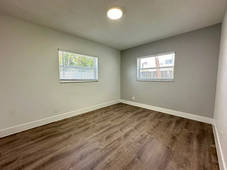 3660 NE 11th Ave #4 — Photo 30