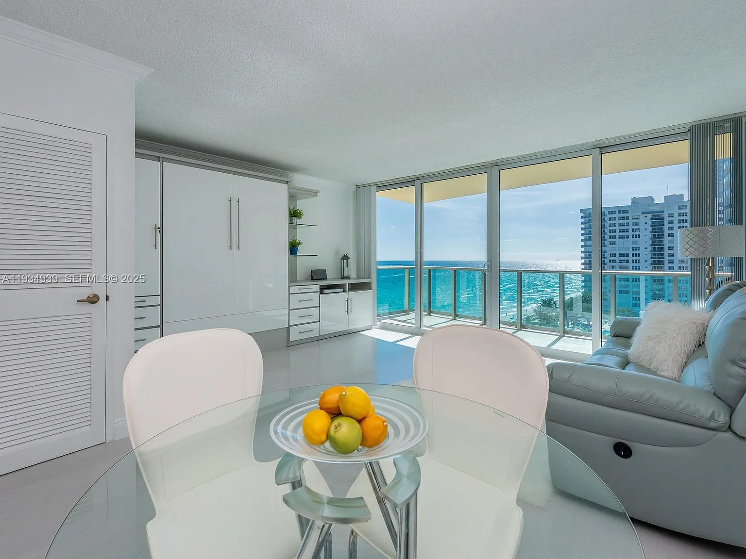 Wave Condo — Photo 3