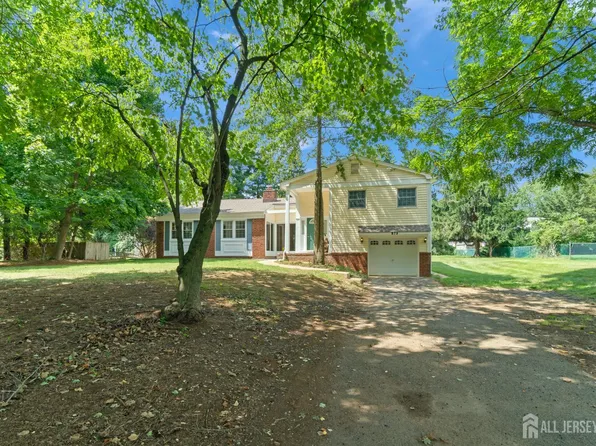 673 Colts Neck Rd, Freehold, NJ 07728