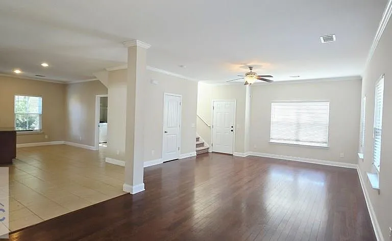 21 James Dr — Photo 4