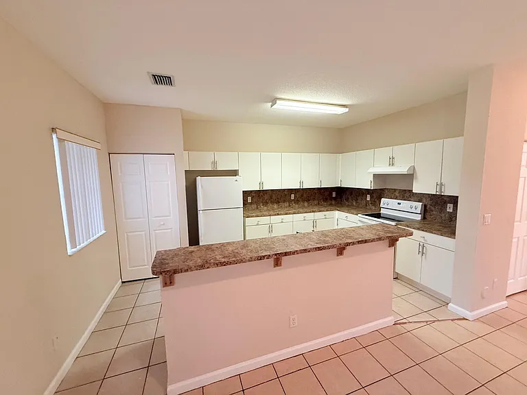 905 N Santa Catalina Cir #905 — Photo 8