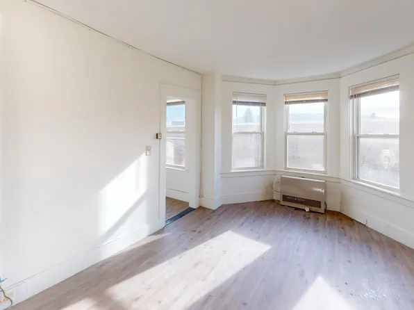 89 Hanover St #5, Lebanon, NH 03766