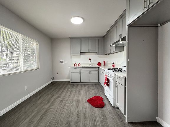 3rd image of 1135 Olive Ave #2