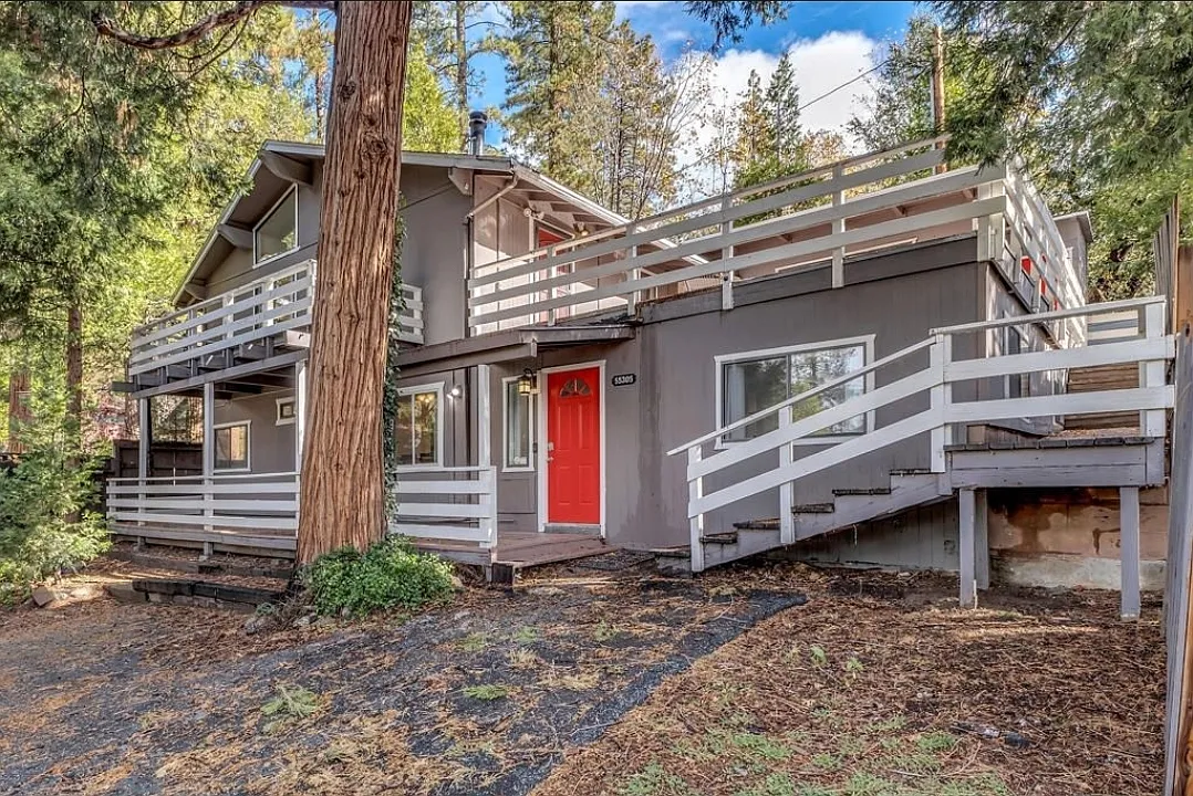 Building Photo - 55305 S Circle Dr