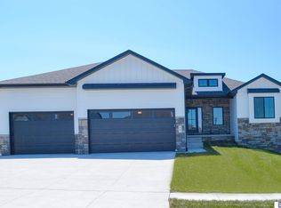 443 N 104th St, Lincoln, NE 68527