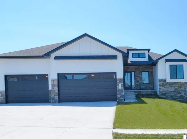 443 N 104th St, Lincoln, NE 68527