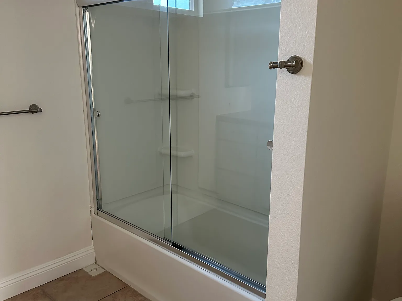 2 bed, 900 sqft, $3,200 — Photo 2