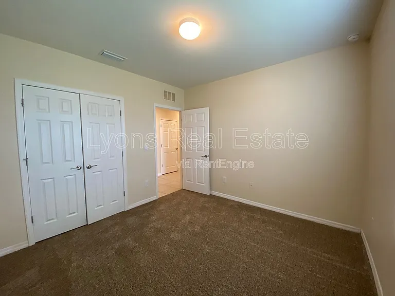 111 NW 9th St — Photo 9
