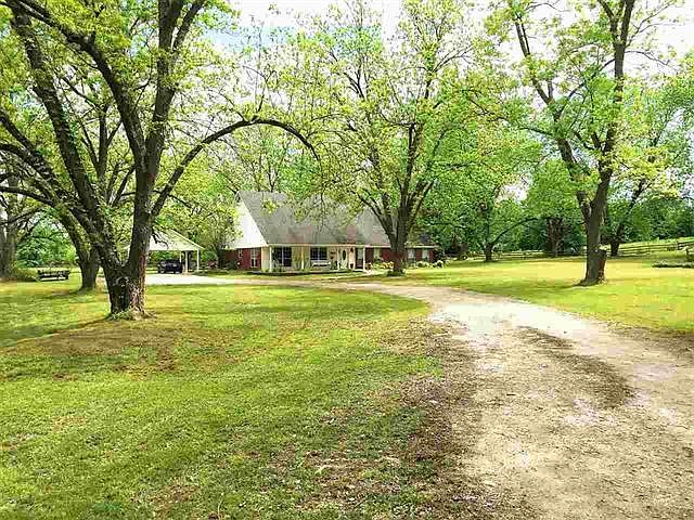 2nd image of 270 County Road 3210