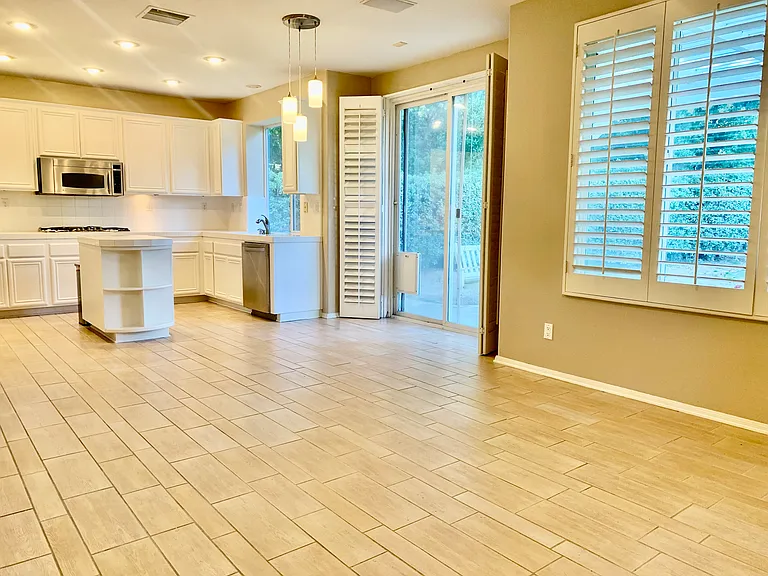 12360 Yew Ct — Photo 7