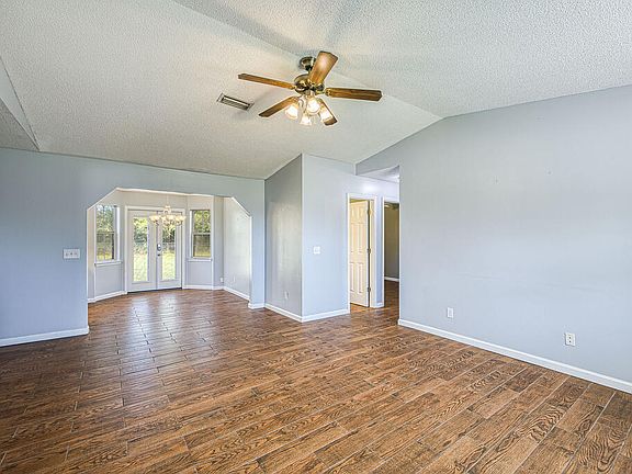 2nd image of 506 Landview Dr