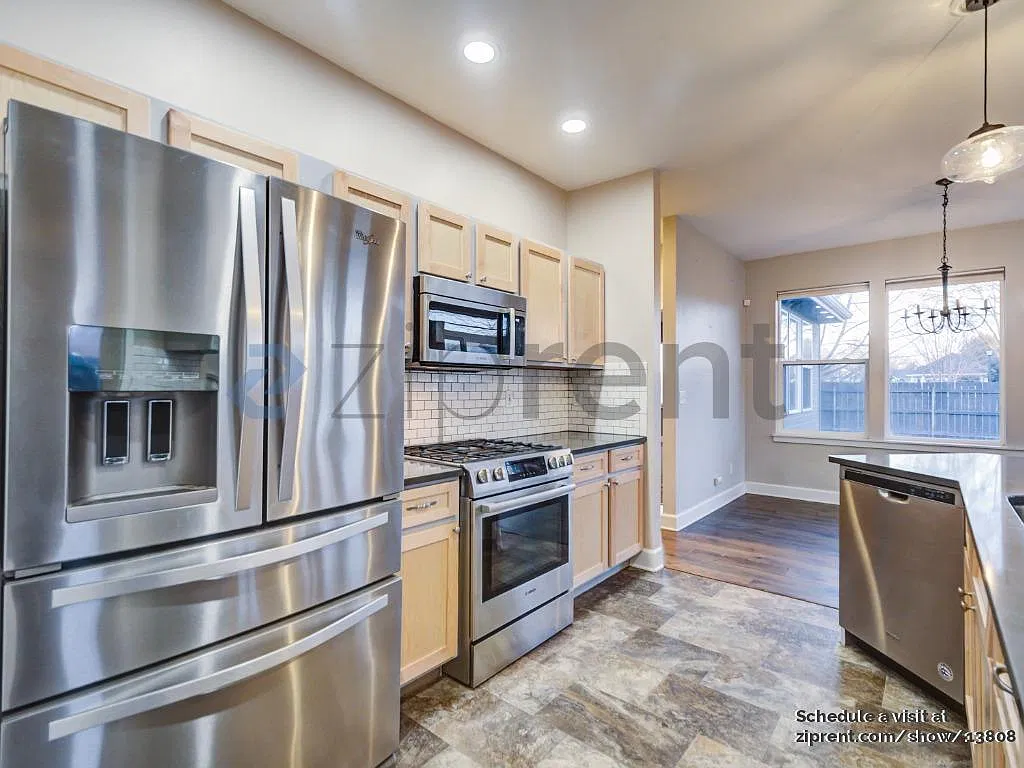 3 bed, 1325 sqft, $2,250 — Photo 4