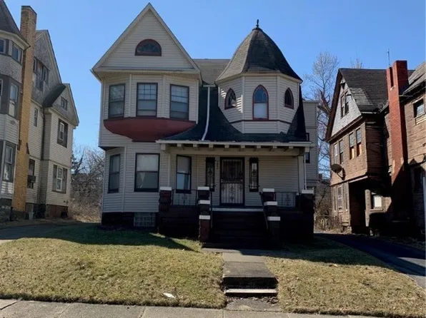 1884 Beersford Rd, Cleveland, OH 44112