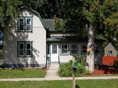 400 E Washington St, Le Center, MN, 56057