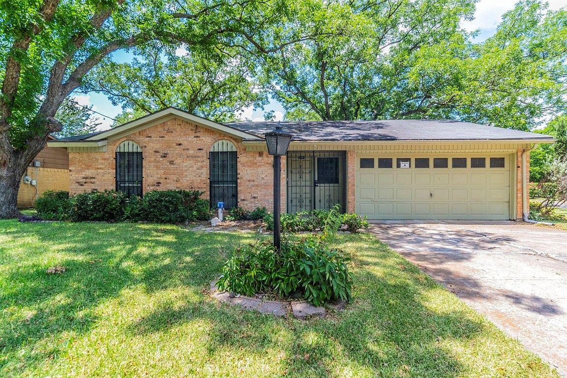 2201 Avenue C, Grand Prairie, TX 75051 | Zillow