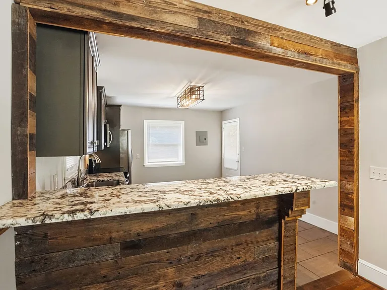 1230 Roanoke Ave — Photo 12